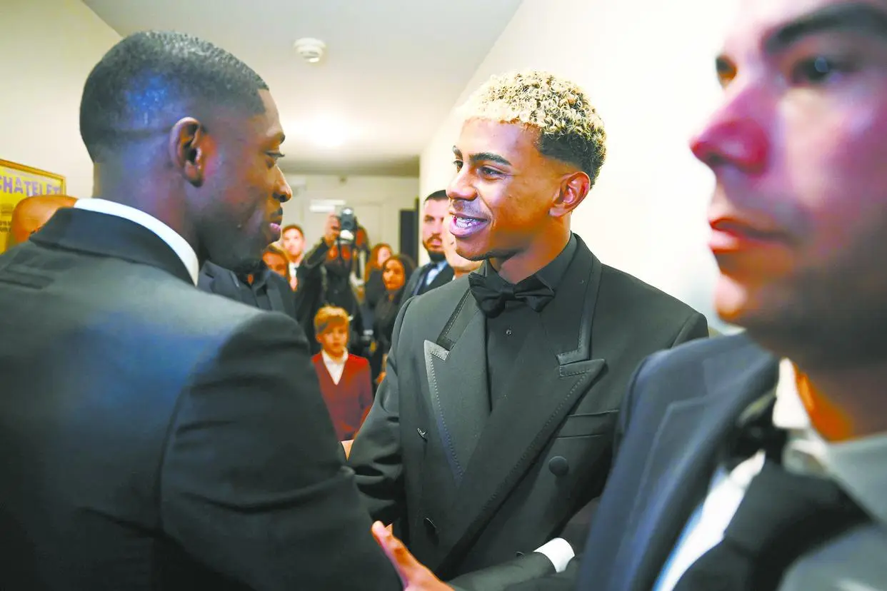 阵中, 这是她连续, 起度过的不